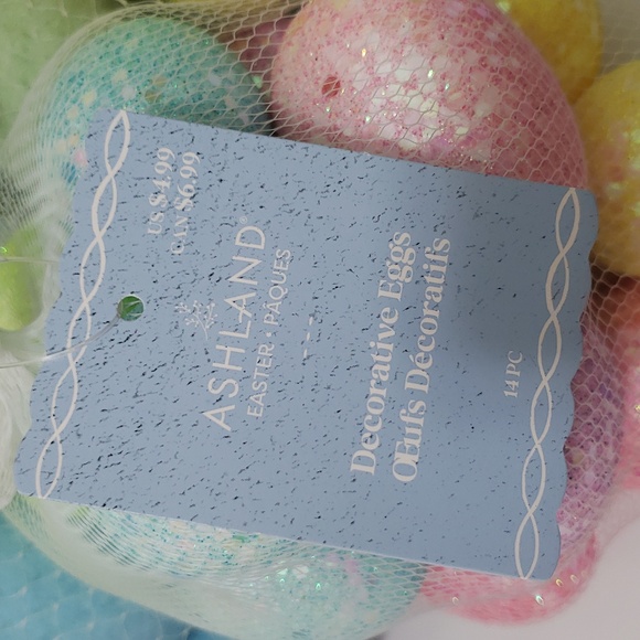 NWT Easter Pom Pom Garland and Decorative Eggs - Picture 7 of 9